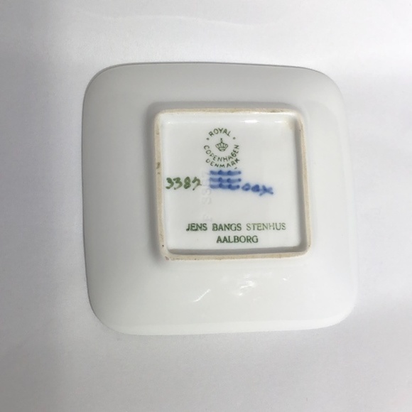 ROYAL COPENHAGEN VINTAGE TRINKET DISHES FEATURING CITIES - SET OF 3 - Picture 4 of 9